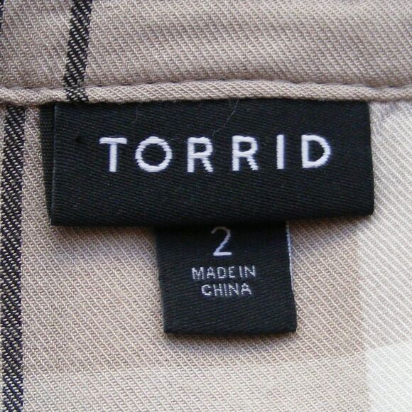 TORRID Top, 2/2XL, Tan Plaid, Roll Cuffs/Strap, Cloth covered buttons - Picture 9 of 12